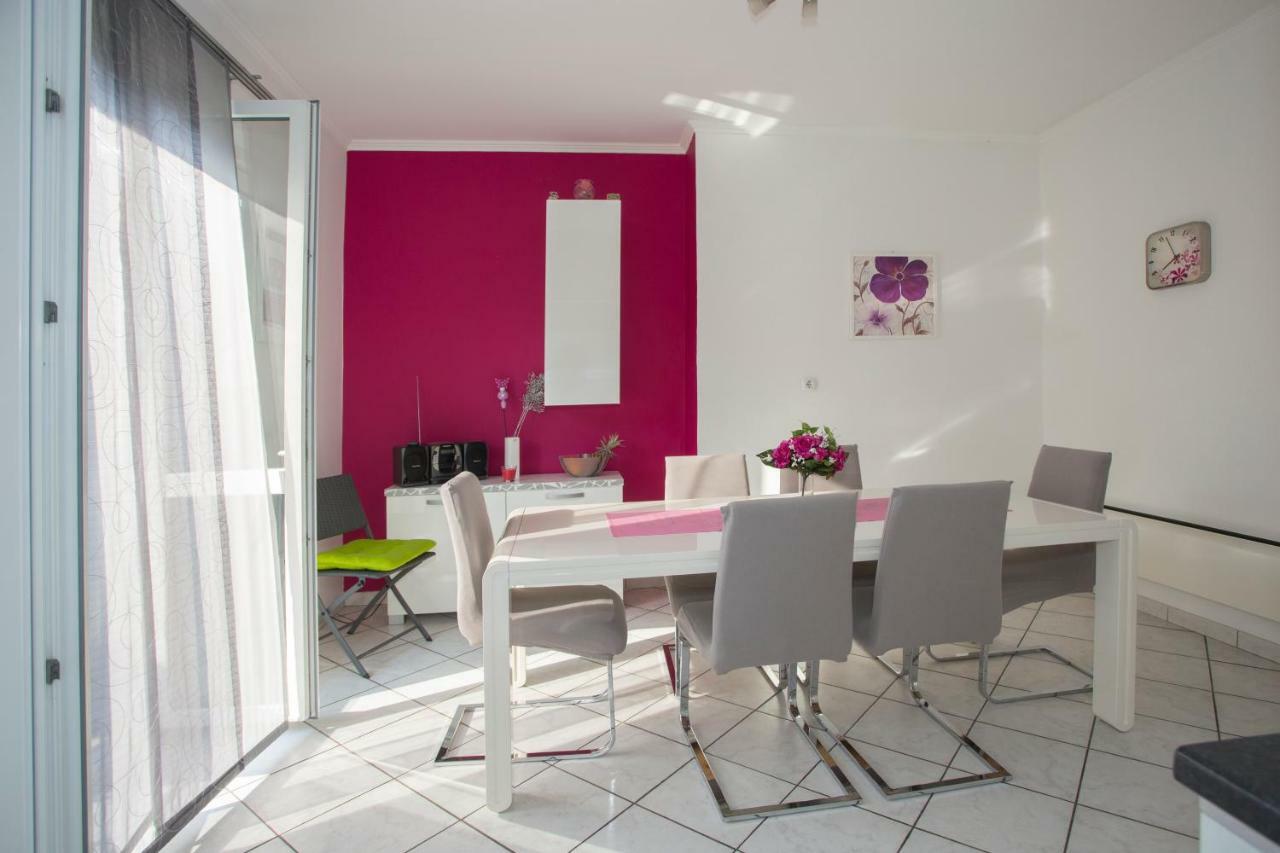 Apis Split Apartment Exterior photo